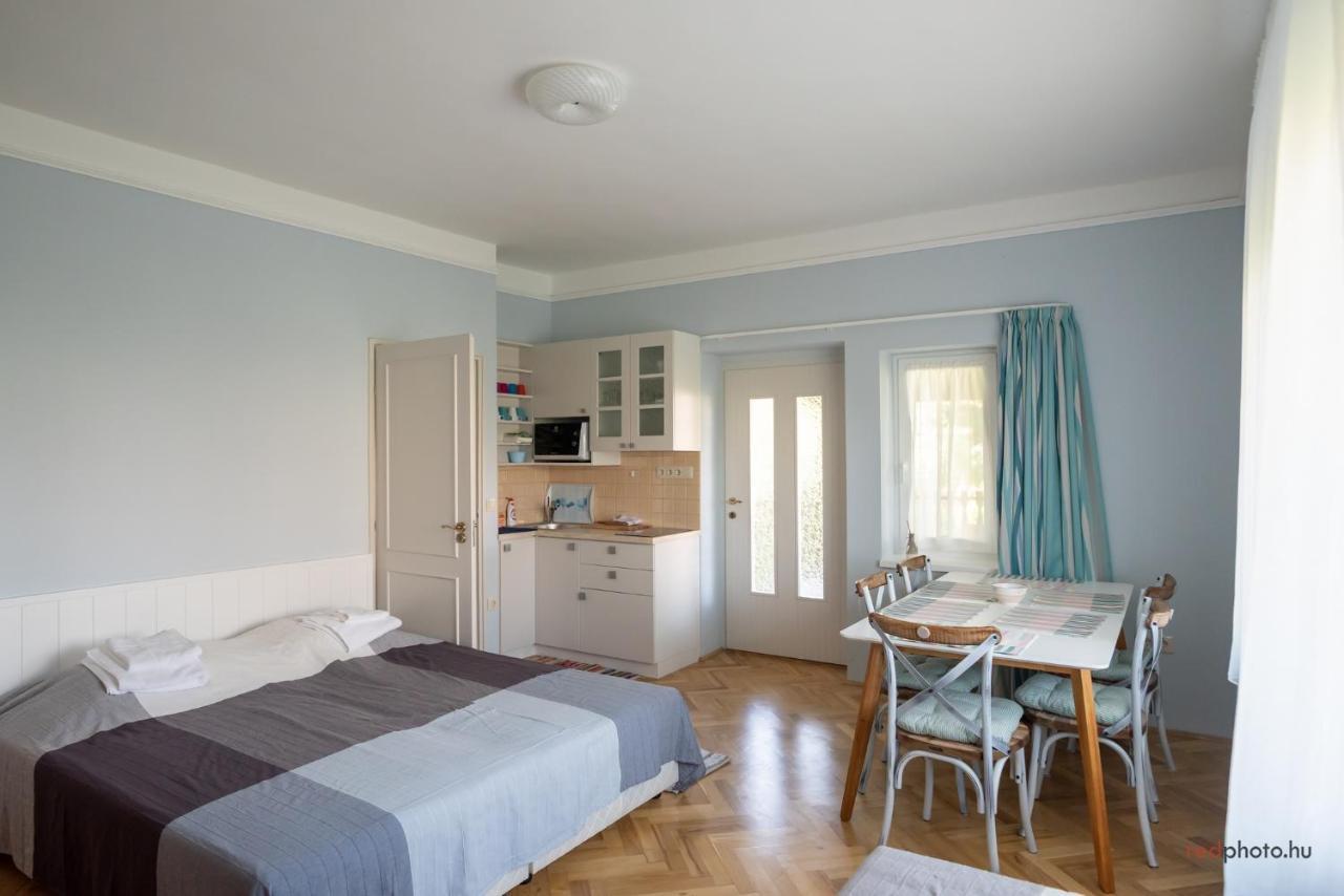 Zefir Apartments Balatonfured Exterior photo